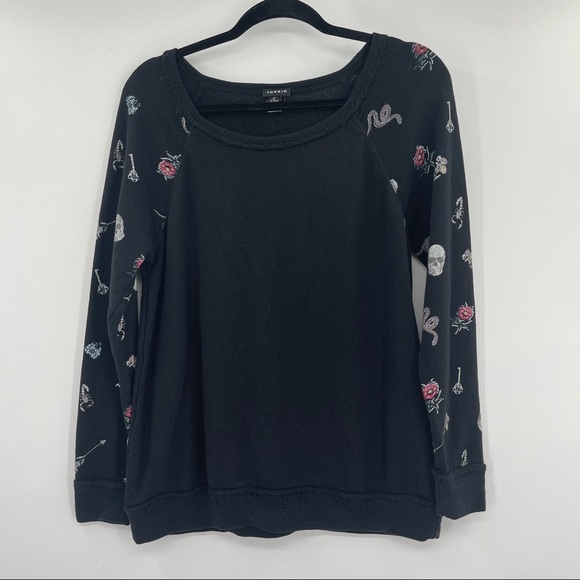 TORRID MULTI SKULL KEY PRINT SLEEVE SWEATSHIRT - Picture 2 of 9